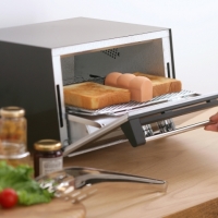 新発想！ 水に浸してパンと一緒にトースターで焼くだけ。「外はサクッ、中はふわっ」とした食感を実現する『トーストスチーマー』が新発売！