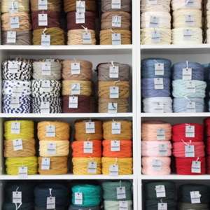 老舗染色会社≪土田産業≫がECOな糸玉を販売開始！ 廃棄されるはずの布ミミをアップサイクルした紐で編み物を