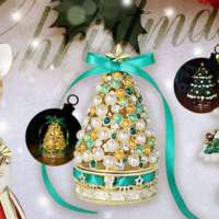 東京銀座PICALSのクリスタルジュエリーボックスから クリスマス＆2023年の干支「兎」モデルを期間限定販売