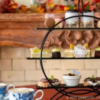ぶどうや栗を贅沢に味わえるシックな秋のアフタヌーンティーが登場♪ HELLO KITTY SMILE 『ハローキティのオータムアフタヌーンティー』 ９月１日より提供開始