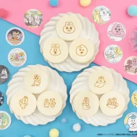 「おぱんちゅうさぎ＆んぽちゃむ」の まんまる焼きが登場！ 全12種のオリジナルシールには、 まんまる焼きをもったデザインも！