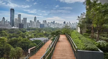 デュシタニ・バンコク、ルンピニー公園に面し風水の 吉方位のエネルギーと調和するロケーションで迎える タイの新年・ソンクラーン限定宿泊プラン 「ソンクラーン・エスケープ・イン・バンコク」を提供