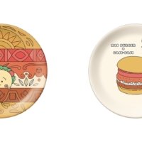 コジコジの描きおろしイラストがさらに登場！ 限定イラストの「コジコジの豆ざら（2枚入り）」販売